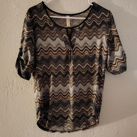 Women's Multicolor Zigzag Top - Picture 4 of 11